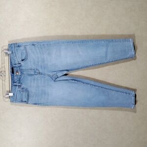 04094 Talbots light wash Everyday Relaxed Jeans 8P
